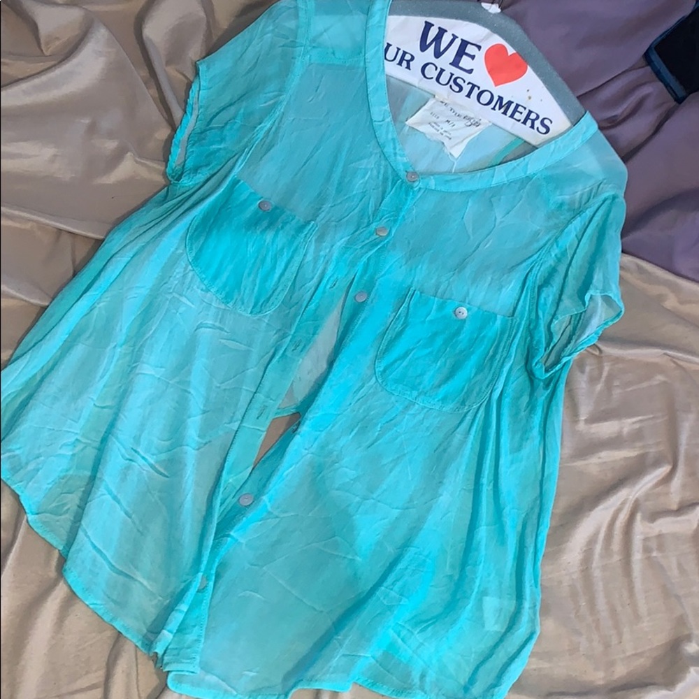 T shirt top